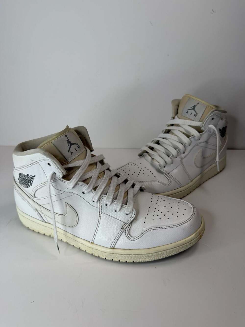 Nike Air Jordan 1 Mid Size Mens 9.5 Triple White Leather Sneakers